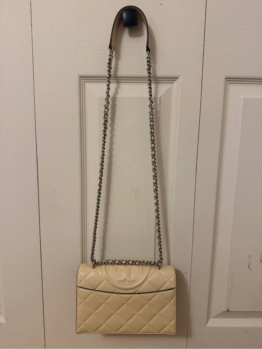 Tory Burch Small Fleming Shoulder Bag in vanilla soft serve color